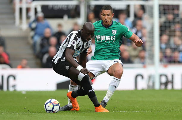 他们交流 他们交流