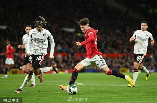 而替补席上 而替补席上