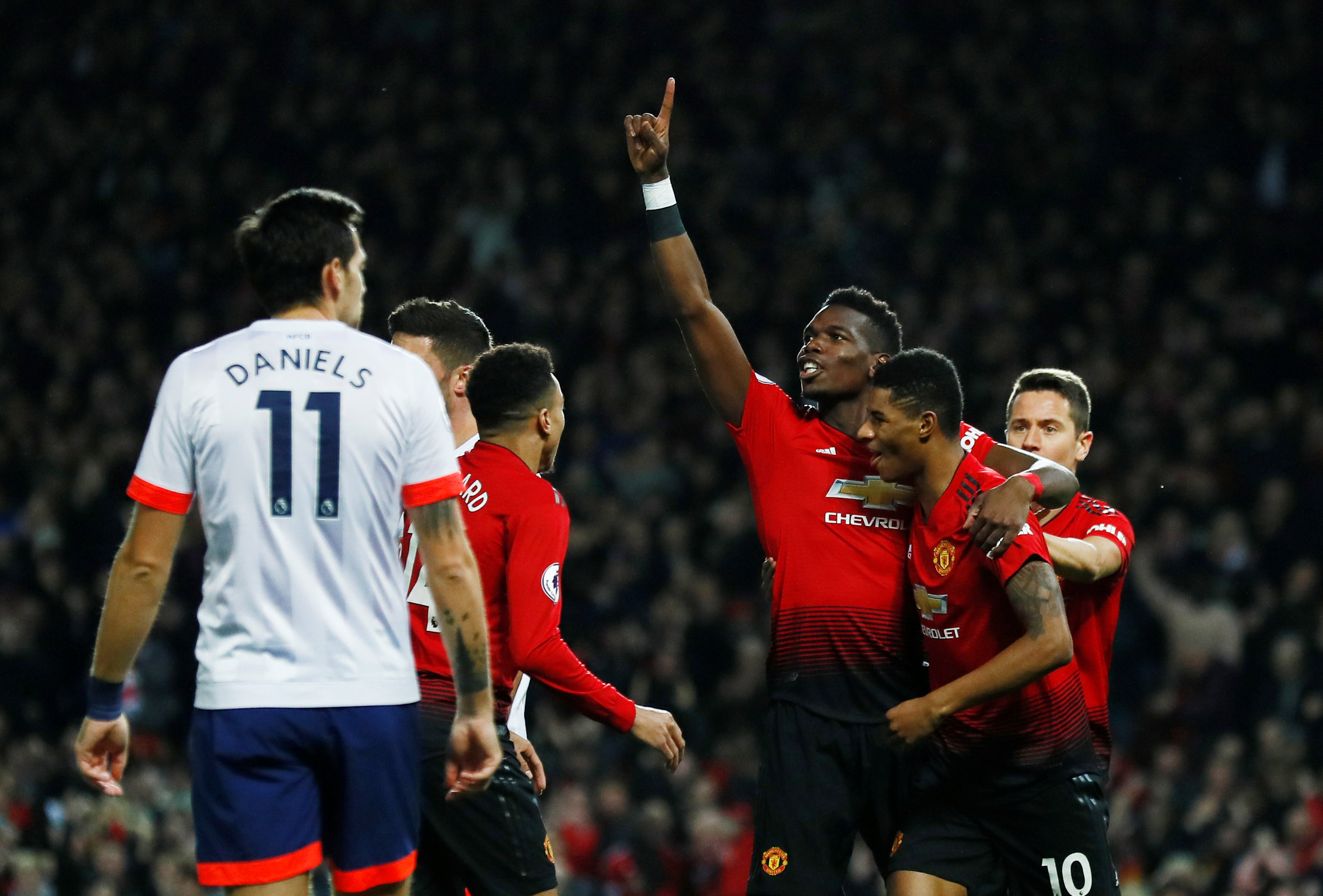 更是他对荣 更是他对荣